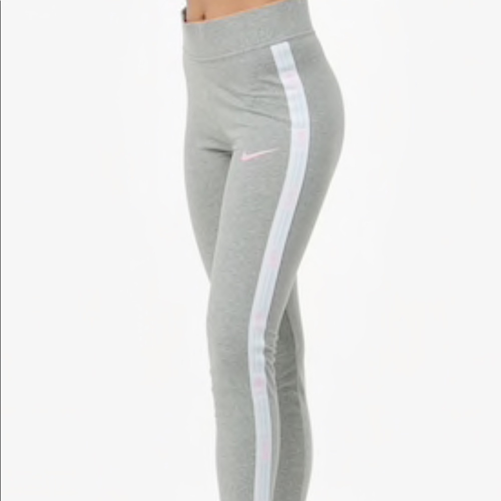 Pink and Grey Nike Leggings 💞